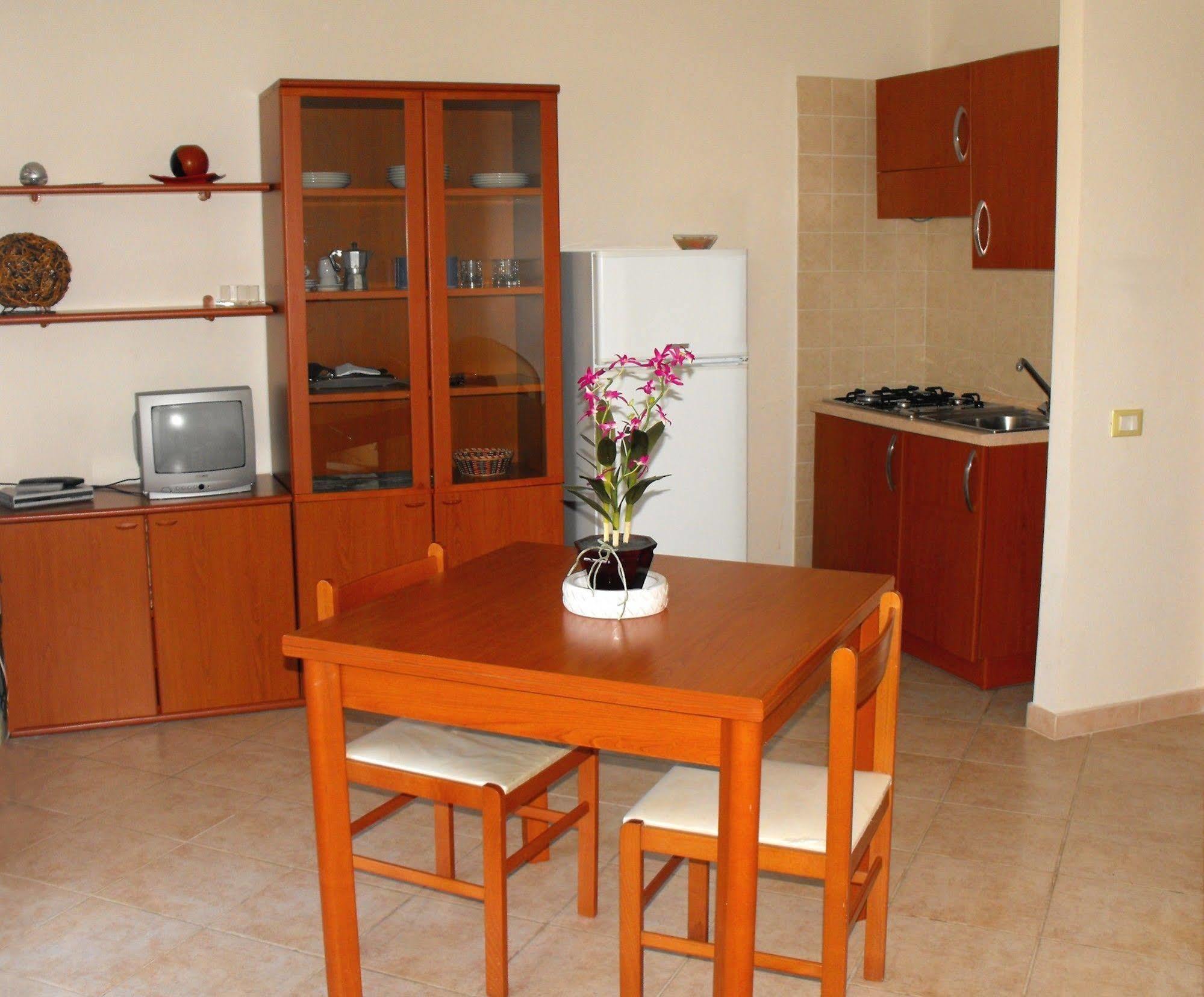 Borgo Saraceno Hotel-Residence ซานตา เตเรซา กัลลูรา ภายนอก รูปภาพ