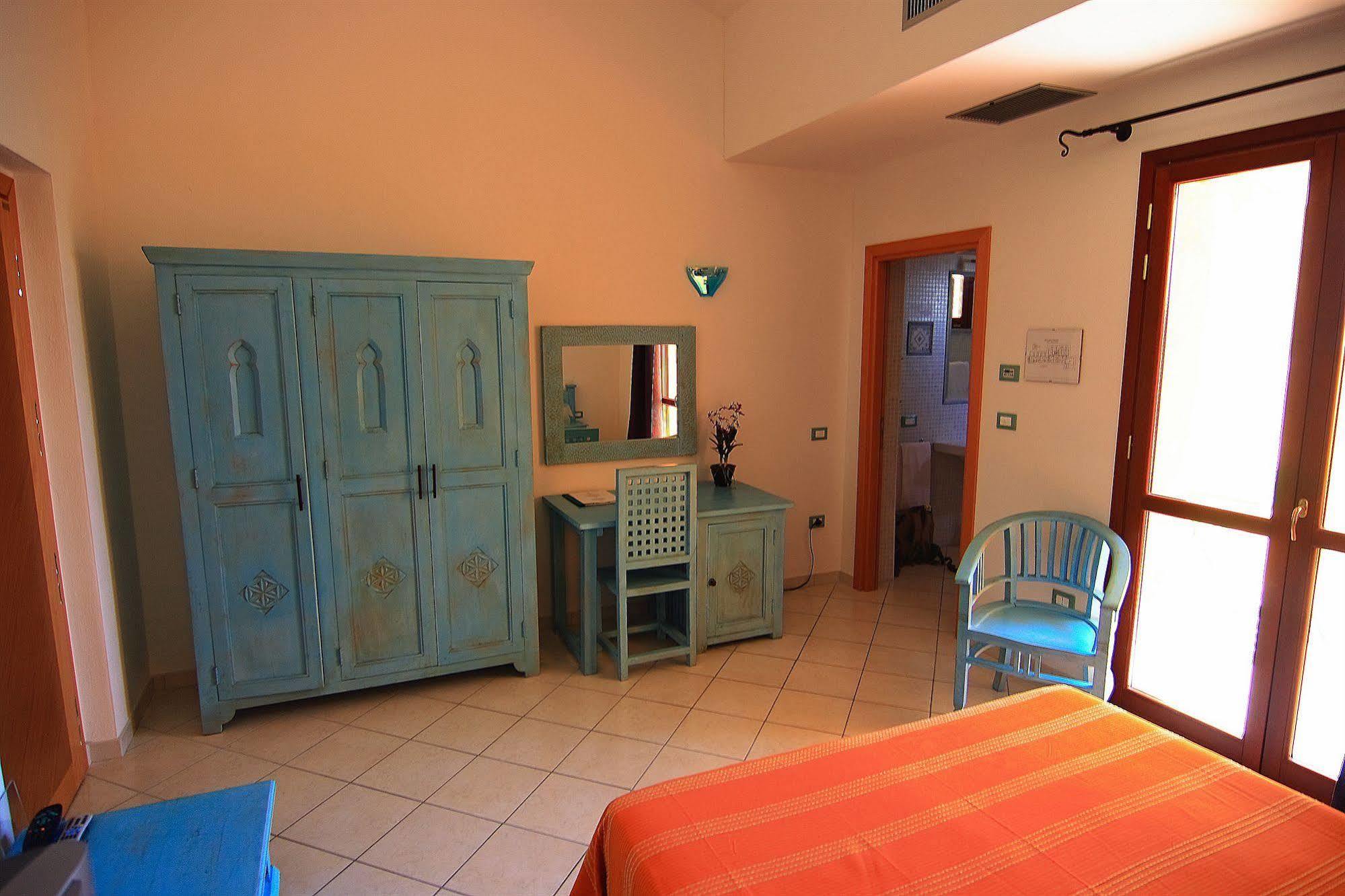 Borgo Saraceno Hotel-Residence ซานตา เตเรซา กัลลูรา ภายนอก รูปภาพ