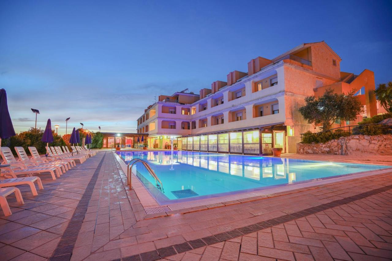 Borgo Saraceno Hotel-Residence ซานตา เตเรซา กัลลูรา ภายนอก รูปภาพ