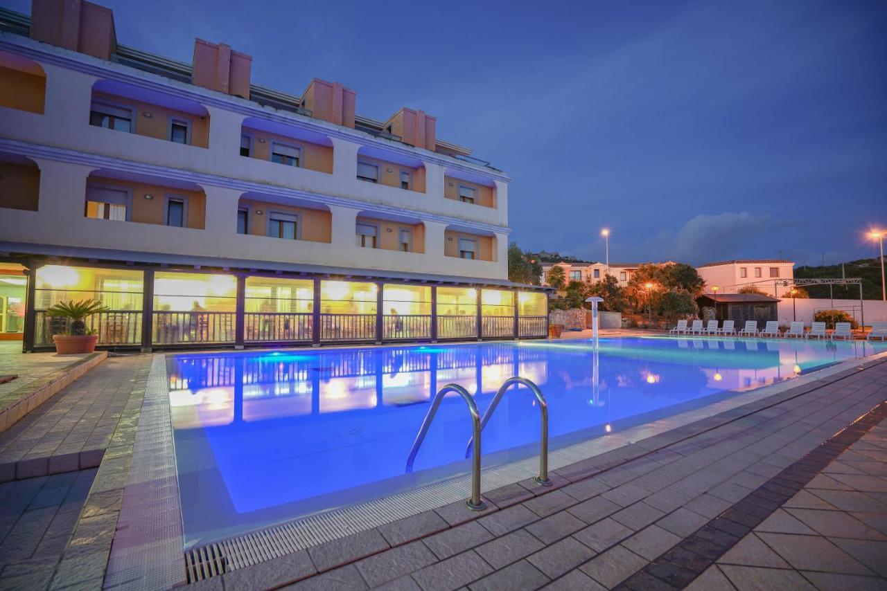 Borgo Saraceno Hotel-Residence ซานตา เตเรซา กัลลูรา ภายนอก รูปภาพ