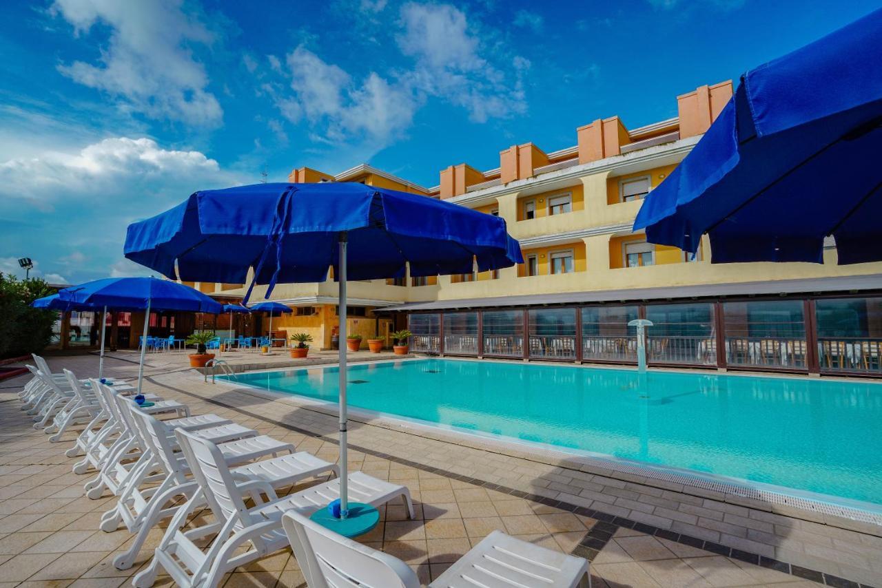Borgo Saraceno Hotel-Residence ซานตา เตเรซา กัลลูรา ภายนอก รูปภาพ