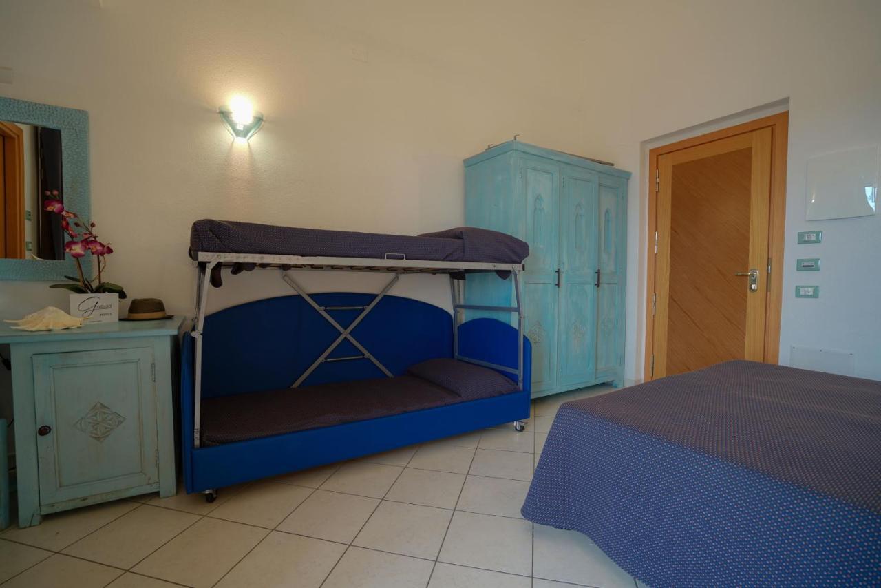 Borgo Saraceno Hotel-Residence ซานตา เตเรซา กัลลูรา ภายนอก รูปภาพ