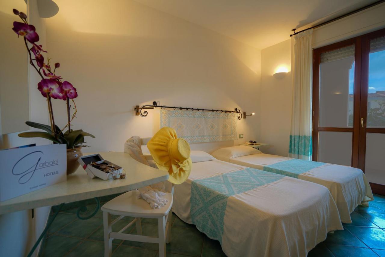 Borgo Saraceno Hotel-Residence ซานตา เตเรซา กัลลูรา ภายนอก รูปภาพ