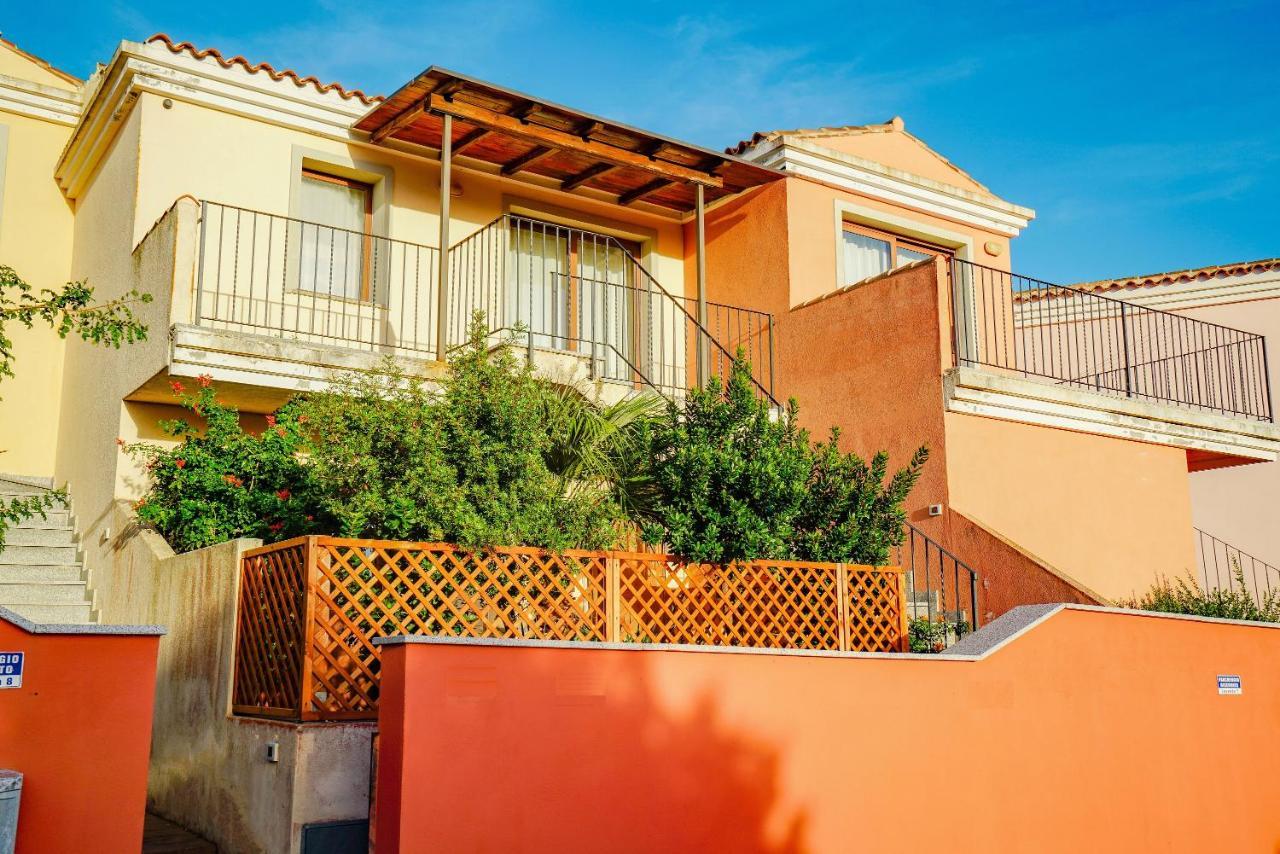 Borgo Saraceno Hotel-Residence ซานตา เตเรซา กัลลูรา ภายนอก รูปภาพ